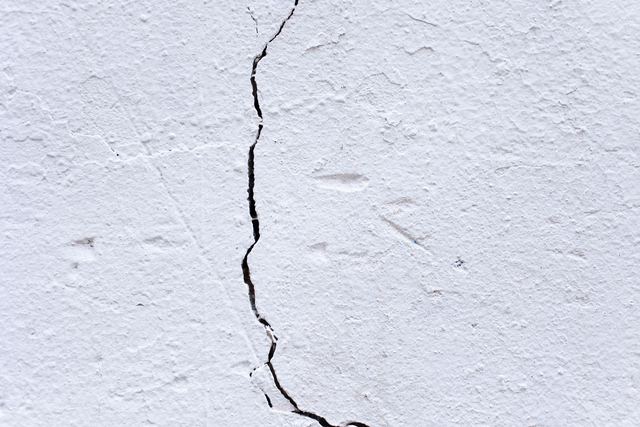 Fissures et fondations en Bourgogne : ce que révèle un diagnostic structurel Fissures et fondations en Bourgogne : ce que révèle un diagnostic structurel