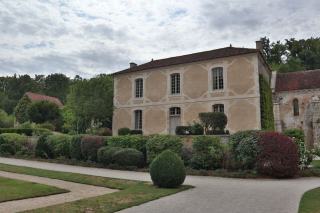Maison de village bourguignonne evaluee dans le cadre d une succession
